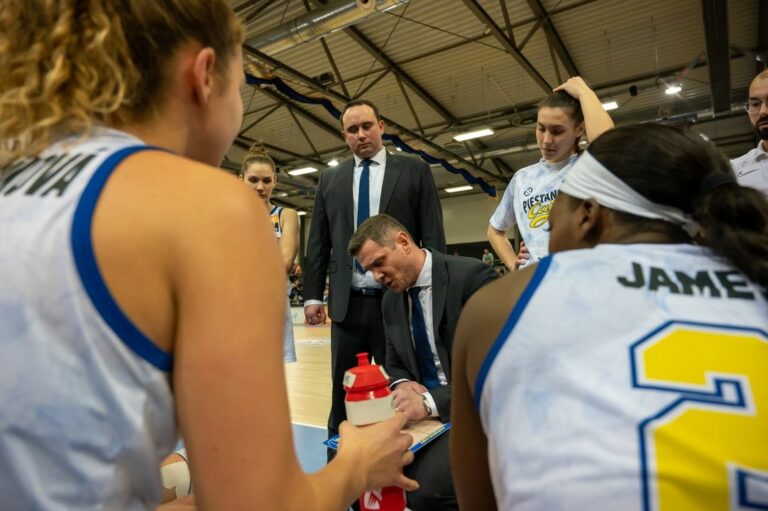 🏀 Blahoželáme, Tomáš Kačmarík ‼️ Asistent trénera Piešťanské Čajky 🐦 víťaz Slovenského pohára v basketbale žien 🏀 
https://baske…