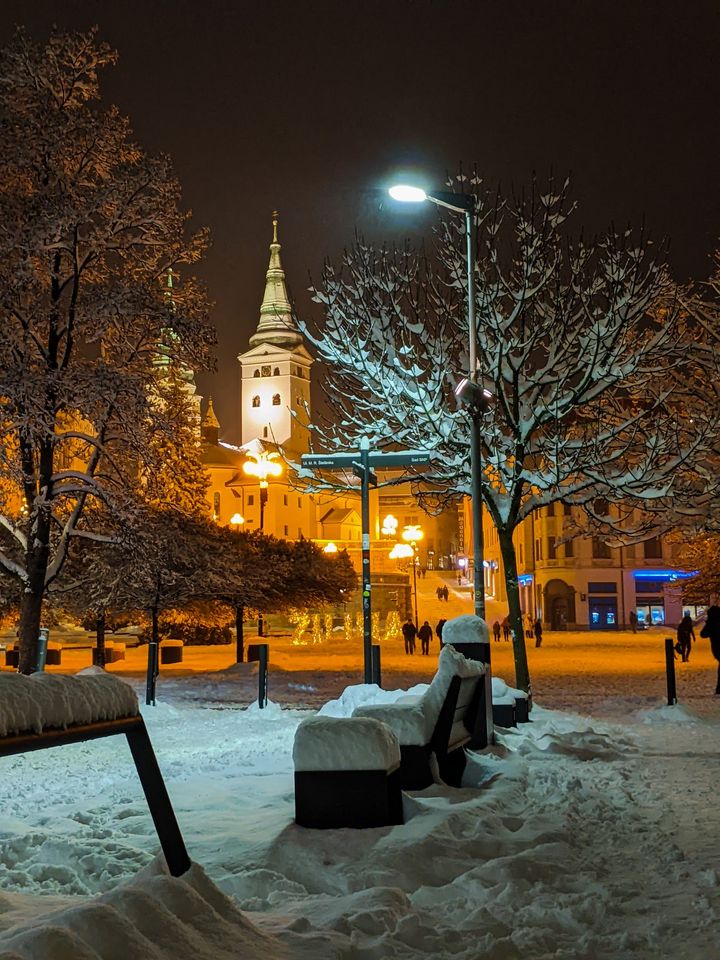 PEKNÝ VEČER, ŽILINČANIA! 🌙

Za 📸 ďakujeme Pavlovi Krupicovi. 👌

Ak sa aj vám podaril nejaký pekný záber a chcete sa oň podeliť, …