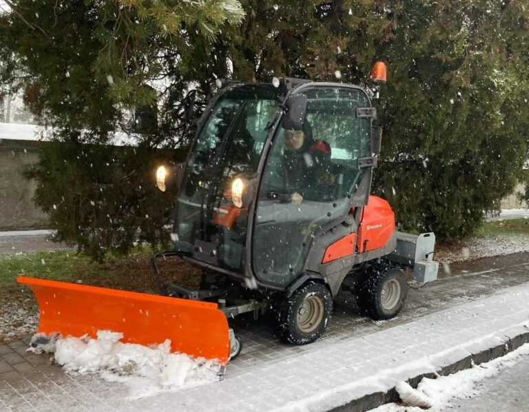 SEZÓNA ZIMNEJ ÚDRŽBY SA ZAČALA ❄️🚛

Posypový materiál, zimné mechanizmy aj ľudské sily sú pripravené na trnavskú zimu. V sobotu …